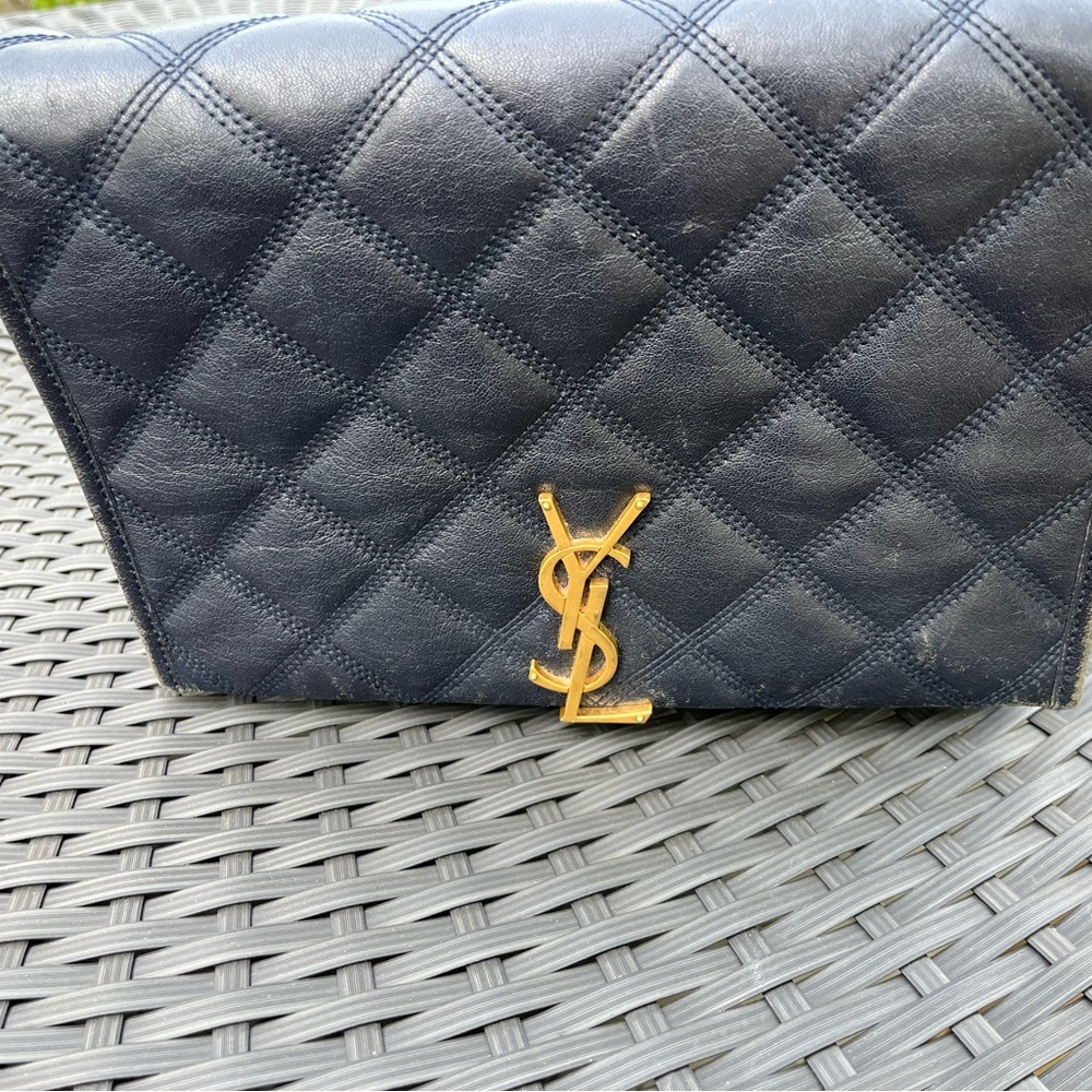 Saint Laurent  Quilted Leather Shoulder Bag in Navy with Gold YSL Logo - Picture 3 of 16
